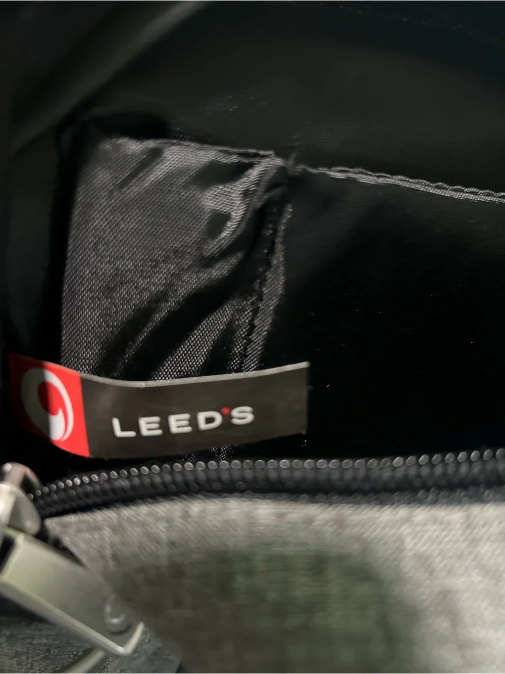 Leeds USAA Urban Messenger Laptop Bag